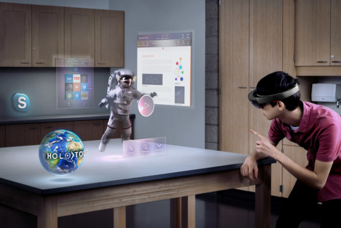 Microsoft открыла предварительный заказ на HoloLens